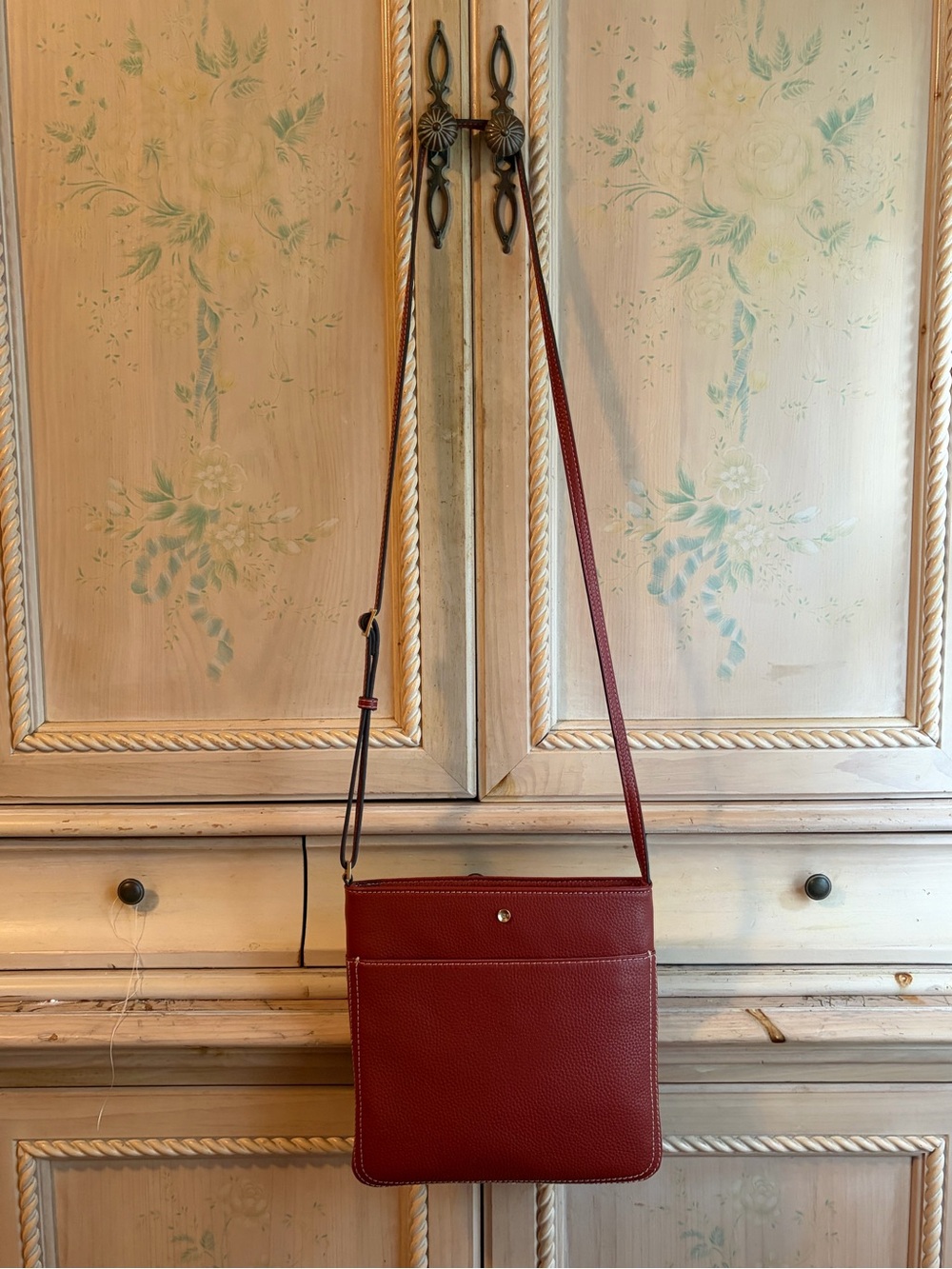 G.I.L.I. Leather Zippered Crossbody Bag with Slim Silhouette +A LITTLE GIFT 🎁